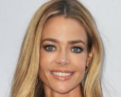 WHAT IS THE ZODIAC SIGN OF DENISE RICHARDS?